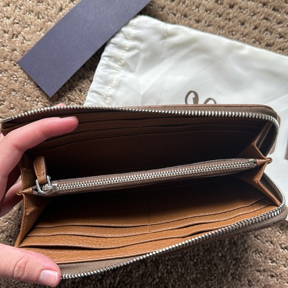 Prada Brown Leather Large Wallet! 🤎 💳 - Picture 4 of 11